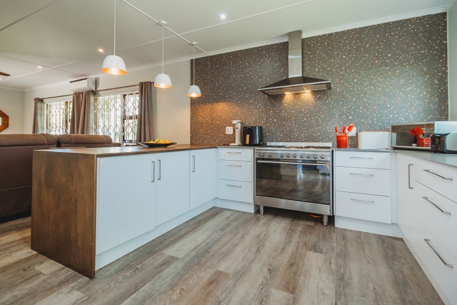 4 Bedroom Property for Sale in Loerie Park Western Cape